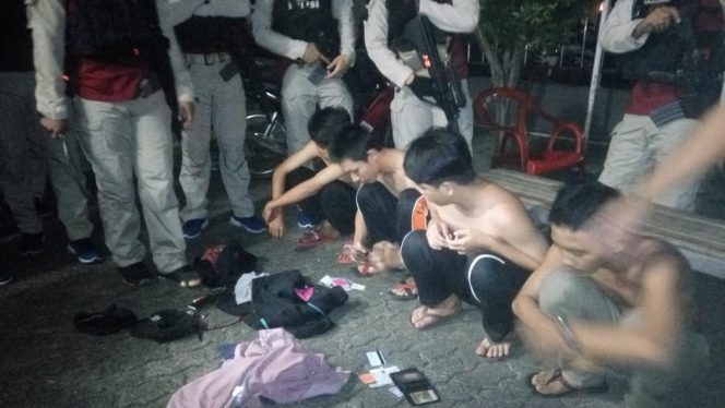 
					Polisi Tangkap Anggota Geng Mahesa Kurung