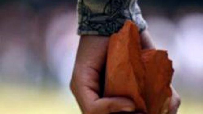 
					Polisi Berusaha Identifikasi Pelaku Pelemparan Konblok di Jalan Juanda