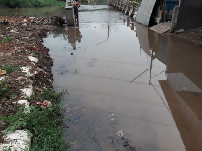 
					Sering Kebanjiran, Warga Sekitar TPA Cipayung Siapkan Gugatan