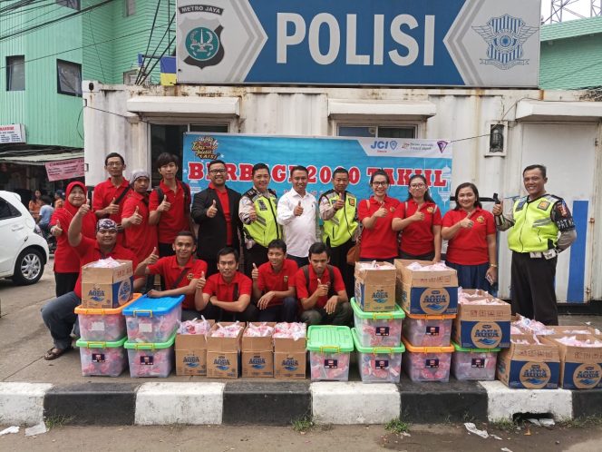 
					Gandeng Komunitas Pemuda, Laskar Taisi Sebar 2000 Takjil di Margonda