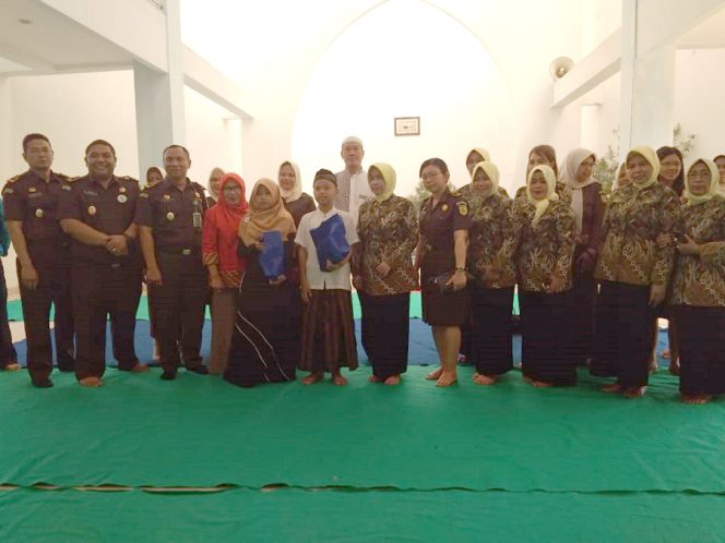 
					Kejari Depok Adakan Baksos di Yayasan Uswatun Hasanah