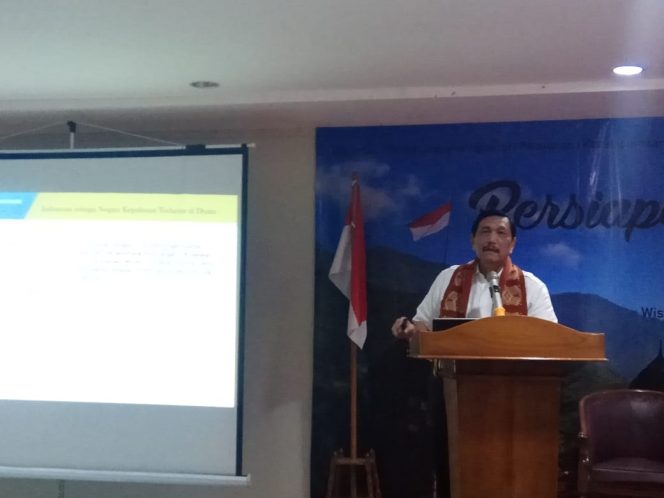 
					Luhut : India Tertarik Investasi Proyek Bandara