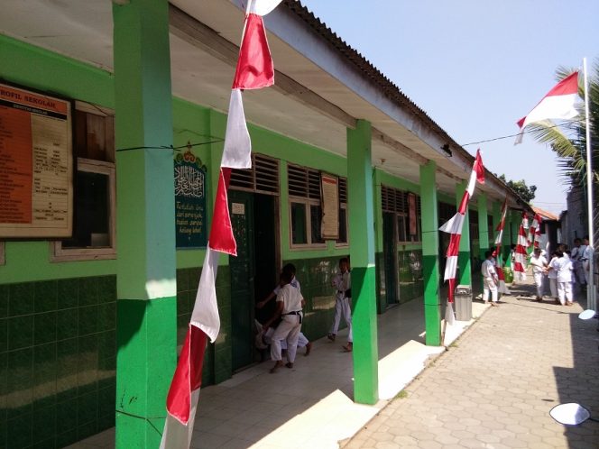 
					MI Al Hikmah Dorong Kemenag Bantu Pembangunan RKB