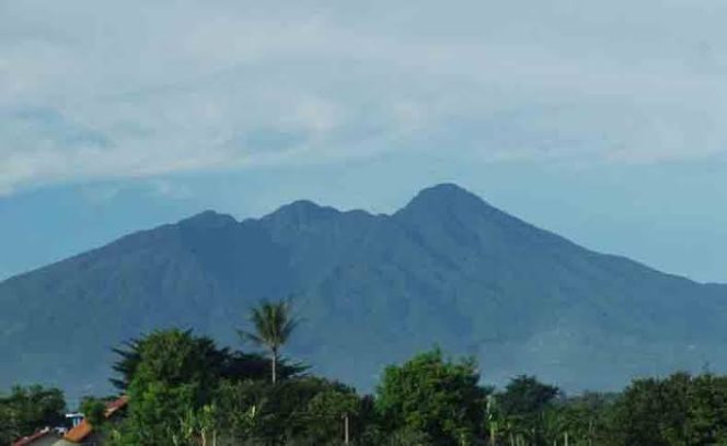 
					Kabar Gunung Salak Erupsi Hoax
