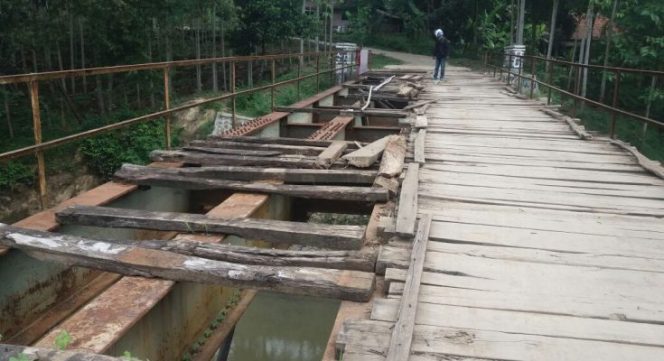 
					Jembatan Penghubung Bogor-Tangerang Nyaris Ambruk