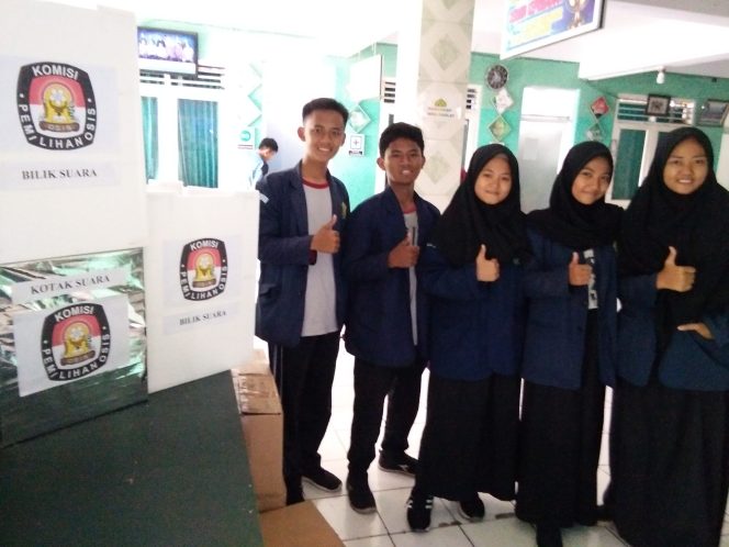 
					Pemilihan OSIS SMK Lingga Kencana Mirip Pemilu