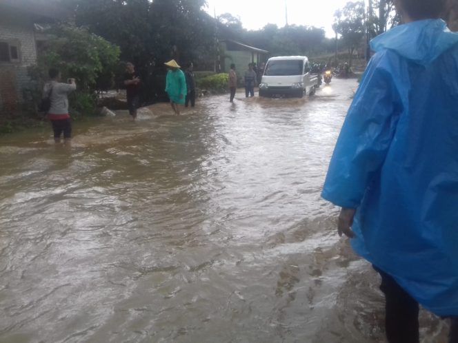 
					Diduga Gara-gara Proyek Tol Bocimi, Dua Kampung Diterjang Banjir