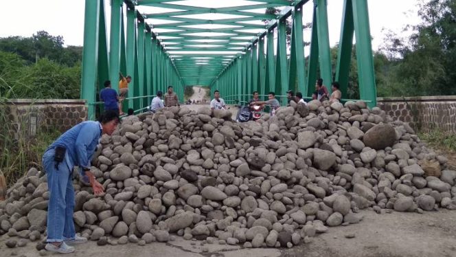 
					Bupati Bogor Geram dengan Supir Truk Nakal