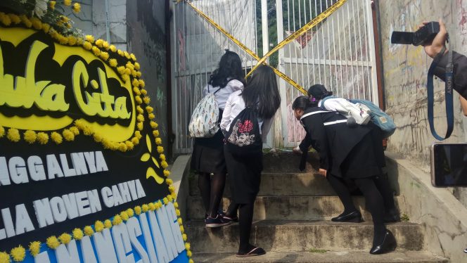 
					Guru dan Rekan Noven Gelar Tabur Bunga