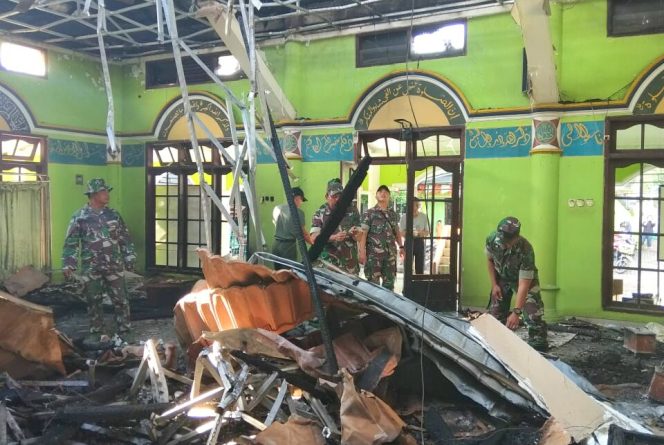 
					Aksi Peduli TNI Pasca Kebakaran Masjid Al Adzkar