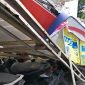 Kanopi Minimarket Runtuh Timpa Empat Motor. (FOTO : Harian Sederhana)