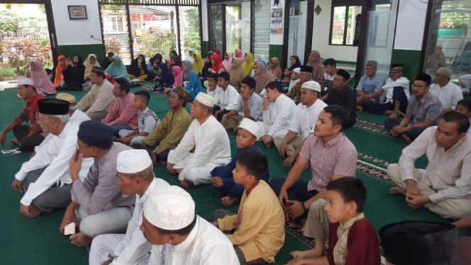 
					Masjid Jami Samudera Indonesia (Samindo) RW 06 Kelurahan Depok, Kecamatan Pancoran Mas Depok. (FOTO : Harian Sederhana)