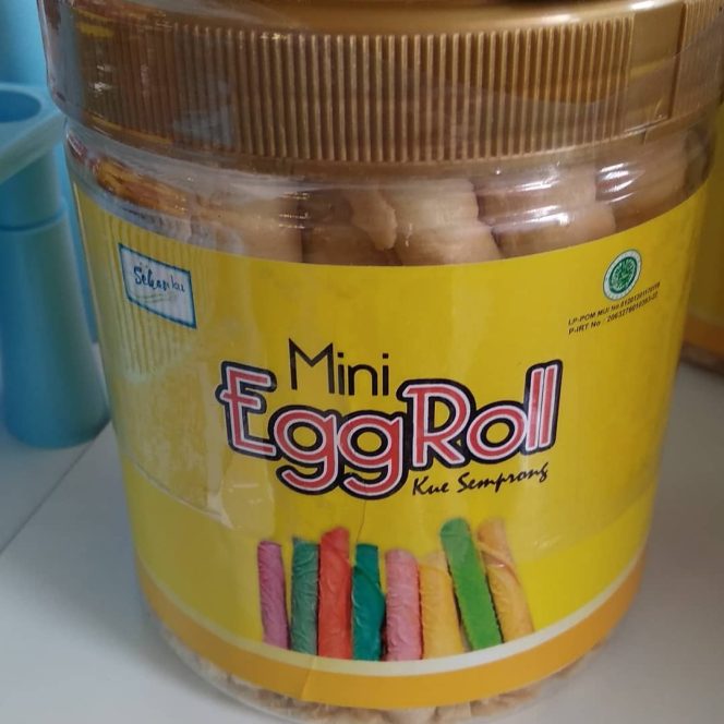 
					Egg Roll Cookies, kudapan ini diyakini akan menjadi cemilan favorit keluarga di hari Lebaran.