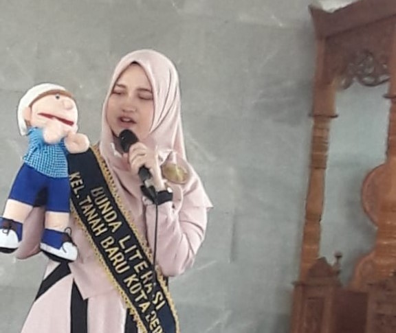 
					Ketua Tim Penggerak (TP) Pemberdayaan Kesejahteraan Keluarga (PKK) Kelurahan Tanah Baru, Frina Shaurin. (FOTO : Harian Sederhana)