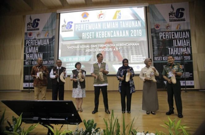 
					BNPB menggelar Pertemuan Ilmiah Tahunan (PIT) ke-6 Riset Kebencanaan Tahun 2019 di Universitas Pertahanan Sentul, Bogor, Selasa (18/6/2019).