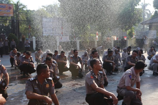 
					95 Personel Polres Bogor Naik Pangkat.