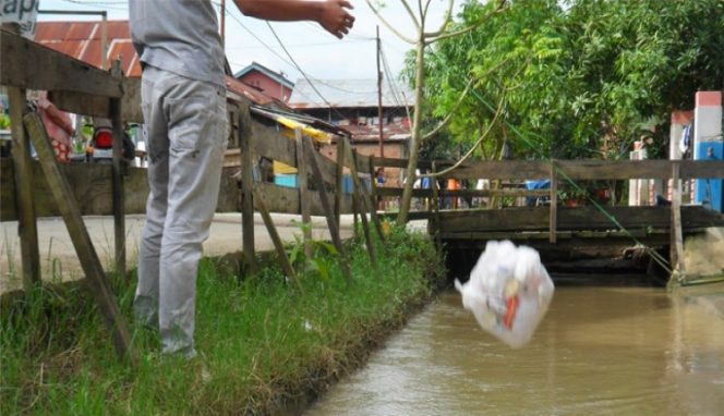 
					Terjaring OTT Buang Sampah Sembarangan, 27 Warga Bogor Disidang.