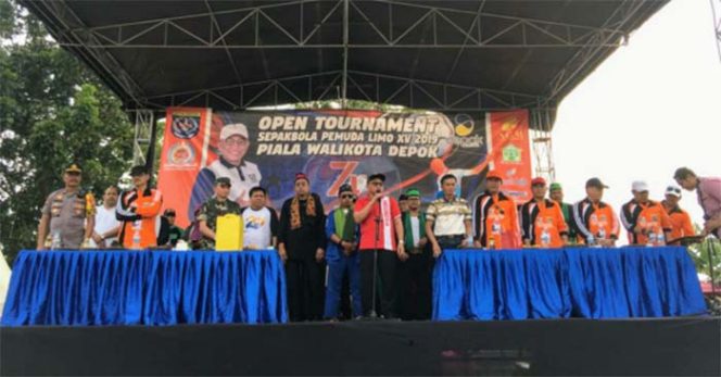 
					ali Kota Depok, Mohammad Idris berencana membangun lapangan  Bola Pemuda di Jalan Limo Raya Nomor 22.