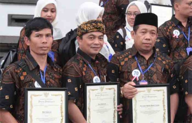 
					Penghargaan Lurah Teladan Tingkat Provinsi Jawa Barat