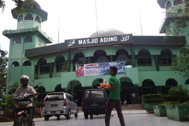 
					Masjid Agung Bogor