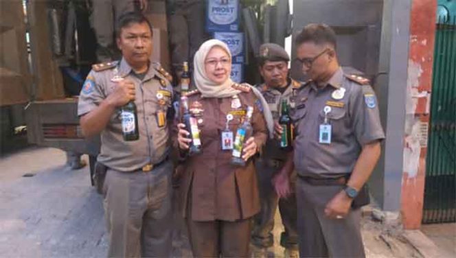 
					Pol PP Kota Depok kembali menyita sekitar 1.500 miras.