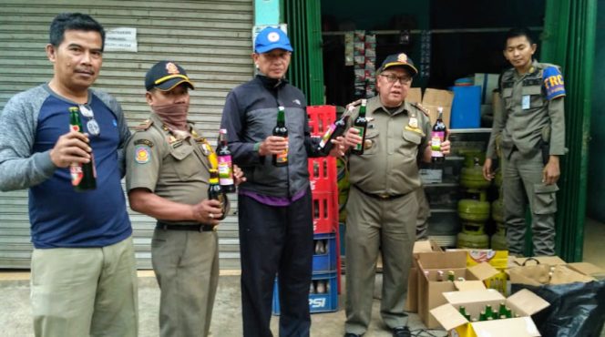
					Satpol PP Kota Depok berhasil menyita 289 botol minol