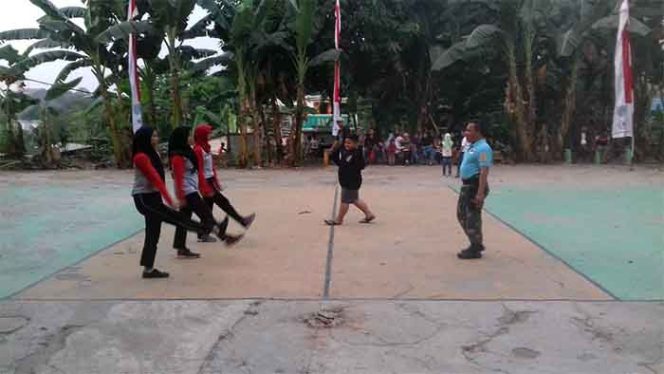
					Suasana pelatihan upacara bendera di wilayah Kelurahan Beji.