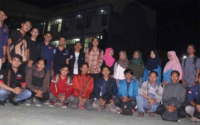 
					Mahasiswa yang tergabung dalam Badan Eksekutif Mahasiswa (BEM) Se- Kabupaten Bekasi.