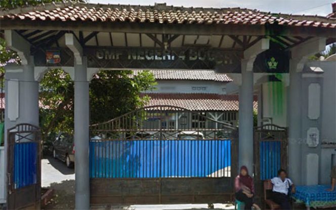 
					SMPN 4 Kota Bogor Sembelih 2 Ekor Sapi