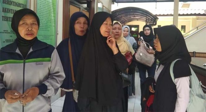 
					Hakim Pengadilan Negeri Depok terpaksa menunda sidang pembuktian saksi dari pihak korban First Travel pada Selasa 13 Agustus 2019.