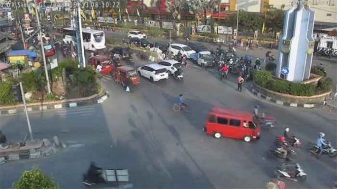 
					Pembongkaran Tugu SGC, Polisi Adakan Rekayasa Lalin