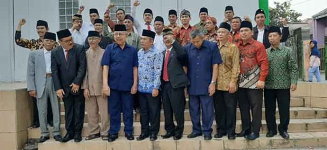 
					Inilah pengurus Yayasan Unwanul Islam Khairiyyah di Kampung Gedong, Kelurahan Kemirimuka, Kecamatan Beji yang telah melakukan perubahan untuk kemajuan mutu pendidikan.