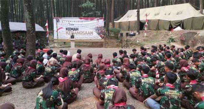 
					Kemah Kebangsaan yang diiktui para pemuda dan pemudi milineal agar bisa menjadi agen perubahan menuju Indonesia Emas 2045.