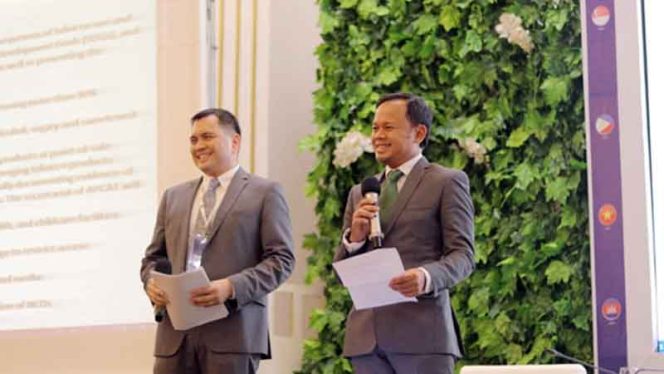 
					Wali Kota Bogor, Bima Arya, dalam konferensi 4th APCAT Summit, diikuti ratusan delegasi dari 12 negara, di hotel Grand Savero, Kota Bogor.