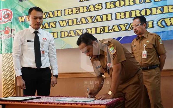 
					RSUD Kabupaten Bekasi canangkan zona integritas menuju Wilayah Bebas Korupsi.