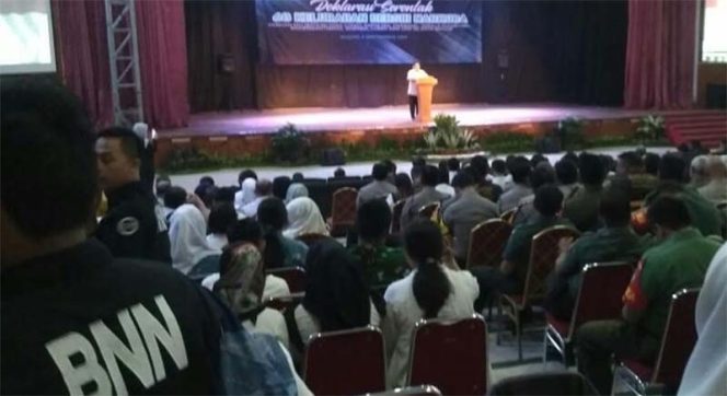 
					Acara deklarasi 68 Kelurahan Bersih Narkoba (Bersinar), di Kemuning Gading Komplek Pemkot Bogor.