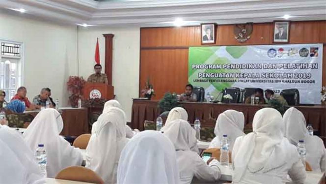 
					Suasaana Diklat bagi Kepala Sekolah TK/SD/SMP di salah satu hotel di kawasan Puncak, Kabupeten Bogor. 