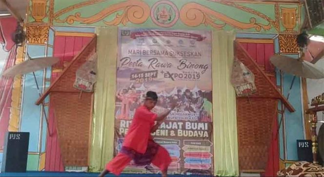 
					Para peserta yang mayoritas masih duduk di bangku sekolah ini, menampilkan kemahirannya yang membuat decak kagum para penonton.