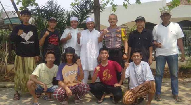 
					Elemen warga Perumahan Samudera Residence RT01/01 Kelurahan Tirtajaya kompak dengan Bhabinkamtibmas.