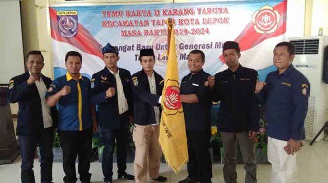 
					Suasana pelantikan pengurus Karang Taruna Tapos.