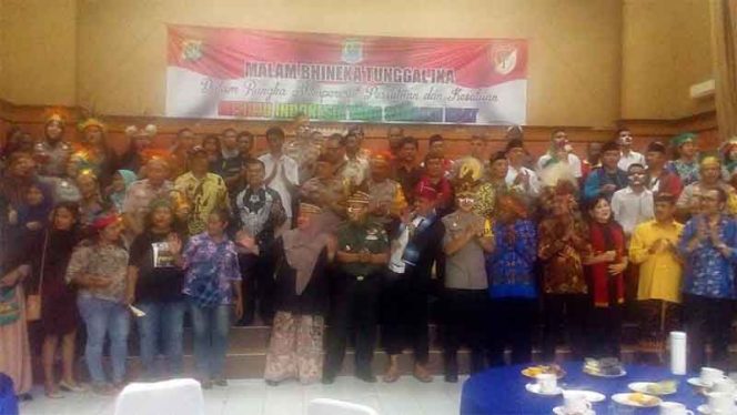 
					Acara Malam Bhineka Tunggal Ika dalam rangka mempererat persatuan dan kesatuan menuju Indonesia yang semakin kuat.