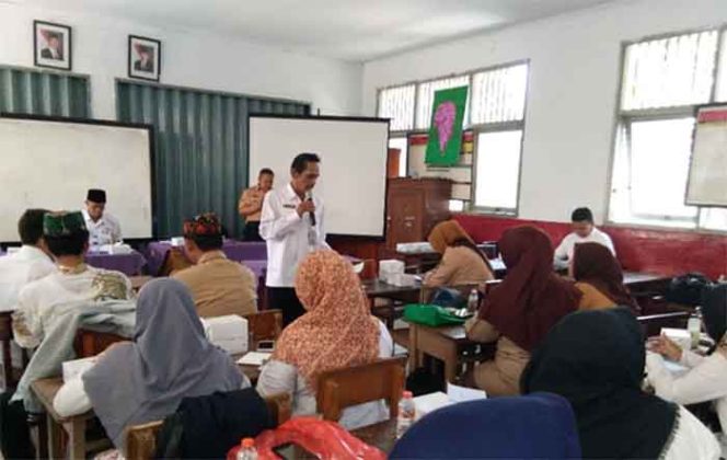 
					Koorwas SD se-Kecamatan Bojongsari sedang memberikan materi terkait program mutu pendidikan di SDN Serua 01.