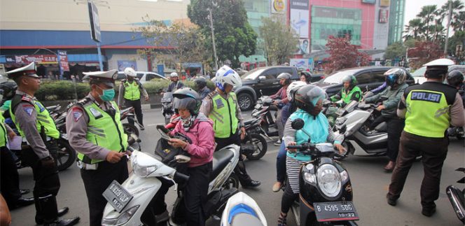 
					8.000 Pelanggar Ditilang Operasi Patuh