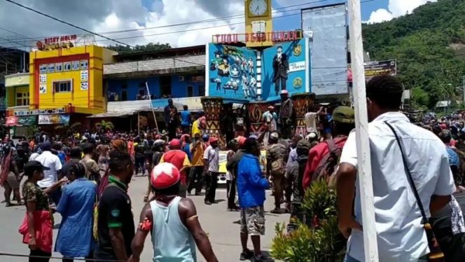 
					Kerusuhan di Papua, Aksi Anarkis Berlanjut, Massa Bakar Fasilitas Umum. (foto: Istimewa)