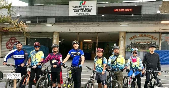 
					Perusahaan Daerah Pasar Pakuan Jaya (PDPPJ) Kota Bogor dongkrak pendpatan yang perdana diterapkan di pasar Sukasari.