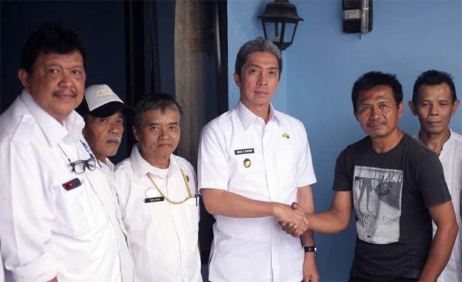 
					Wakil Walikota Bogor, Dedie A Rachim (tengah), yang turut hadir dalam kegiatan CSR ini.