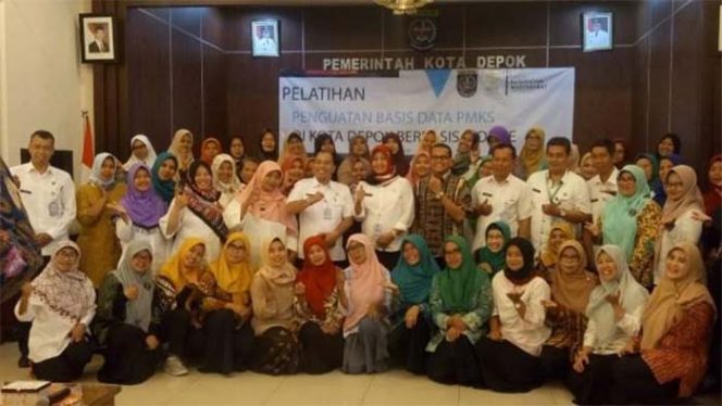 
					Kader Dilatih Data PMKS Gunakan Gadget