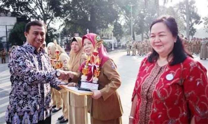 
					Pemkot Bagikan Trophy Juara LSS 2019