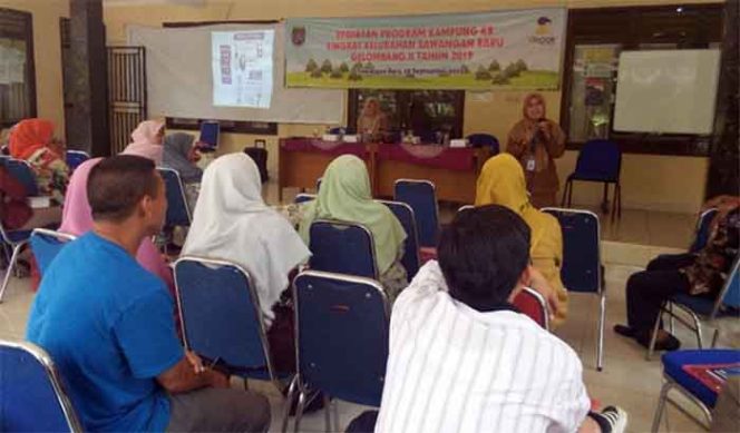 
					Sosialisasi Kampung KB di aula Kelurahan Sawangan Baru, Kecamatan Sawangan.