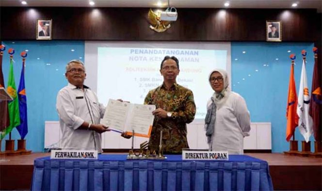 
					Kerjasama Politeknik Negeri (Polban) Bandung dengan 7 SMK dari sejumlah daerah di Jawa Barat. Kerjasama tersebut dalam bidang pembinaan jurusan analisis kimia, lama pendidikan 4 tahun.